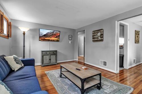 Apartment Gorgeous 2 Queen Bedroom Lower In North With Free Driveway Parking